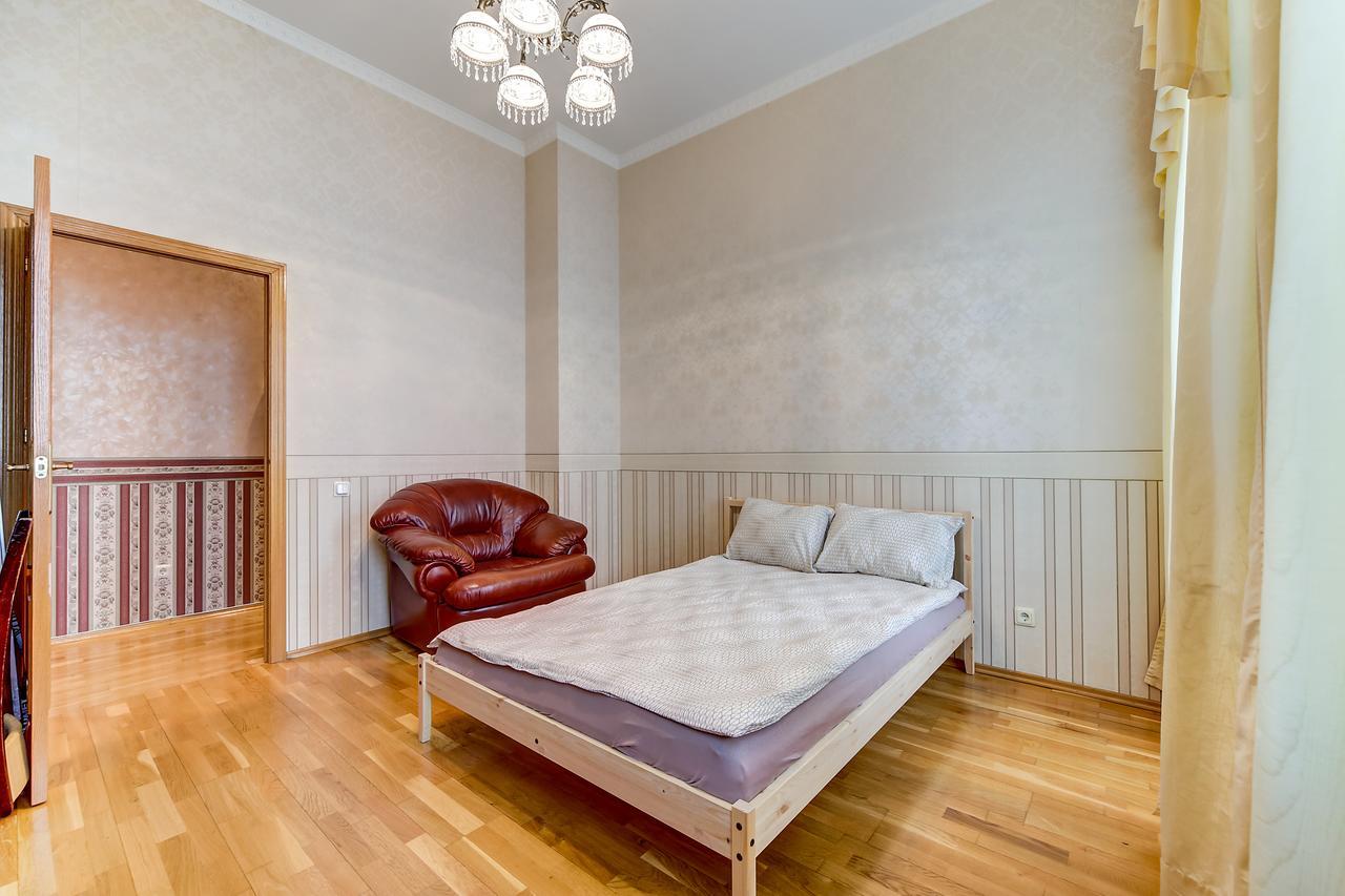 Apartment On Oranzhereynaya 7 Пушкин Екстериор снимка